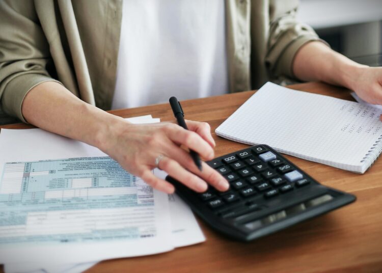 Μισθολογικό κόστος: Πτώση 2,9% το 2024 μετά την ανάπτυξη του 2023