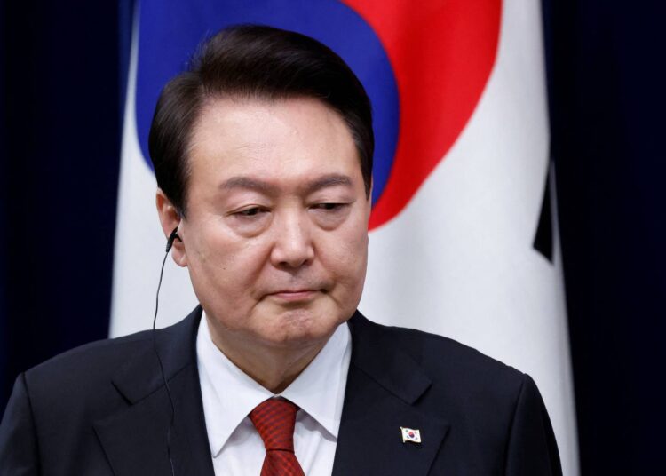 Στρατιωτικός νόμος στη Νότια Κορέα: Άρματα στους δρόμους της Σεούλ -Εισβολή του στρατού στη Βουλή (vids)