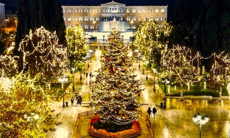 Οι ευχές της πολιτικής ηγεσίας για το 2025