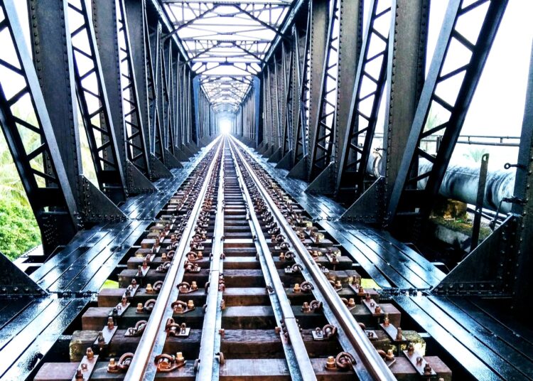 Βουλή: Κατατέθηκε το νομοσχέδιο για την αναδιάρθρωση του σιδηροδρόμου