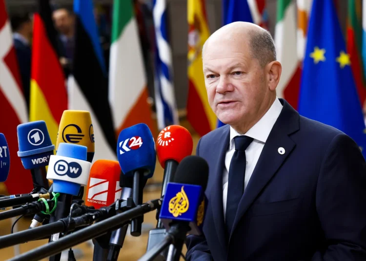 Politico/Γερμανία: Σήμερα Δευτέρα στην Bundestag η έξοδος Σολτς