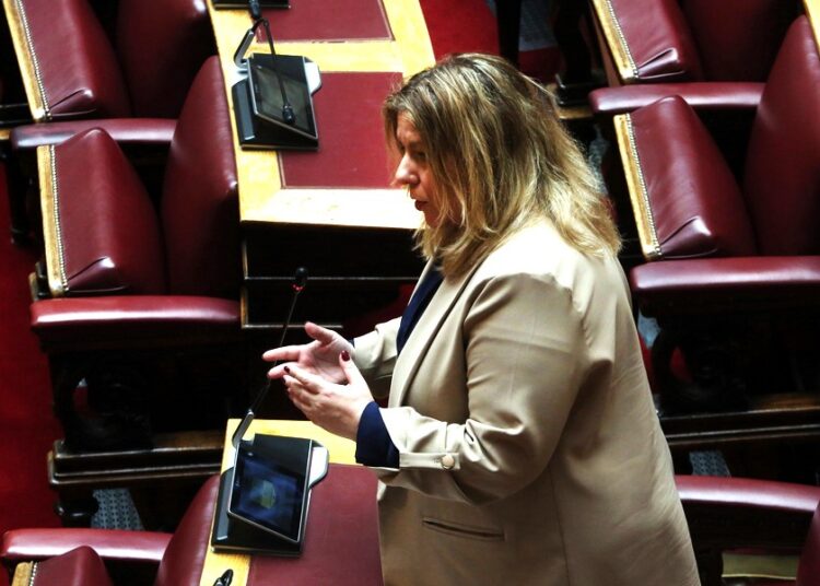 Συρεγγέλα: Το ΠΑΣΟΚ θεωρεί «αφαίμαξη του λαού» τη μείωση φόρων και ακολουθεί τακτικές 2009