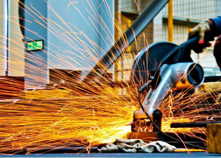 Οι τάσεις στη Βιομηχανία το 2024: Πτώση στις τιμές το Νοέμβριο