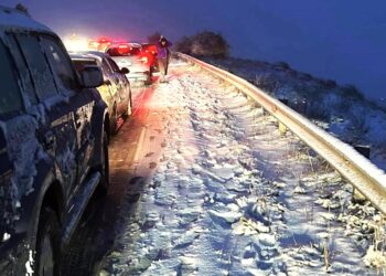 Κακοκαιρία «Elena»: Χιόνια στην Αττική, κλειστή η Πάρνηθος – Που χρειάζονται αλυσίδες