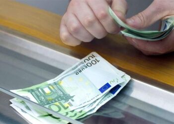 Επιταγή ακρίβειας: Ποιοι έμειναν χωρίς χρήματα τα Χριστούγεννα