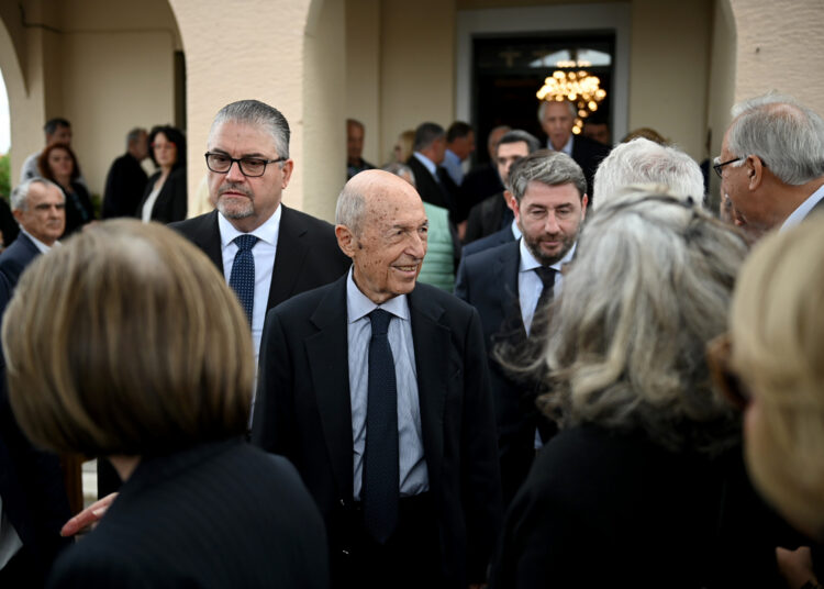 Κώστας Σημίτης: Ποιοι θα εκφωνήσουν επικήδειο για τον πρώην πρωθυπουργό