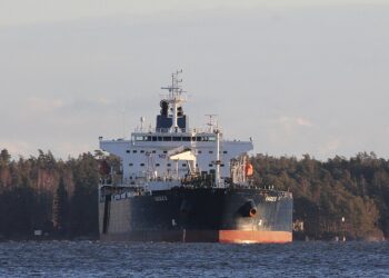 Φινλανδία/ Ζημιές σε υποθαλάσσια καλώδια: Δικαστήριο απέρριψε το αίτημα να αφεθεί ελεύθερο το δεξαμενόπλοιο που ερευνάται