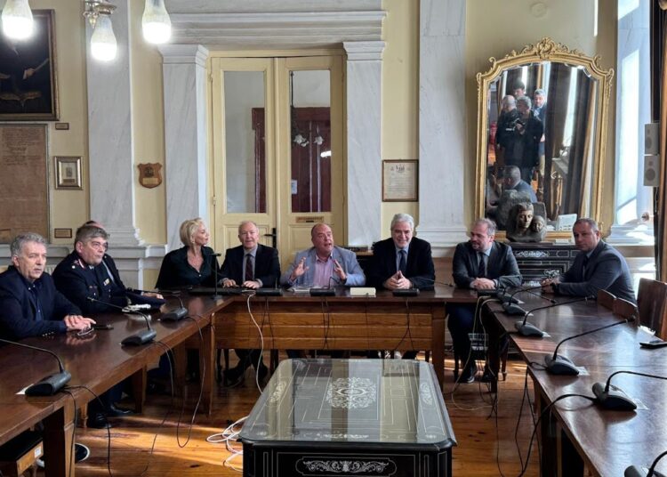 Χρήστος Στυλιανίδης από Σύρο: «Επιχειρούμε να εξασφαλίσουμε τις άγονες γραμμές και διεκδικούμε ευρωπαϊκή χρηματοδότηση»