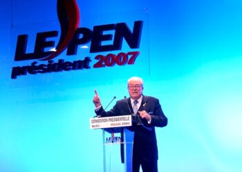 Γαλλία/Μπαϊρού για Ζαν-Μαρί Λεπέν: Πέρα από τις «αντιπαραθέσεις» ήταν μια φυσιογνωμία της γαλλικής πολιτικής ζωής