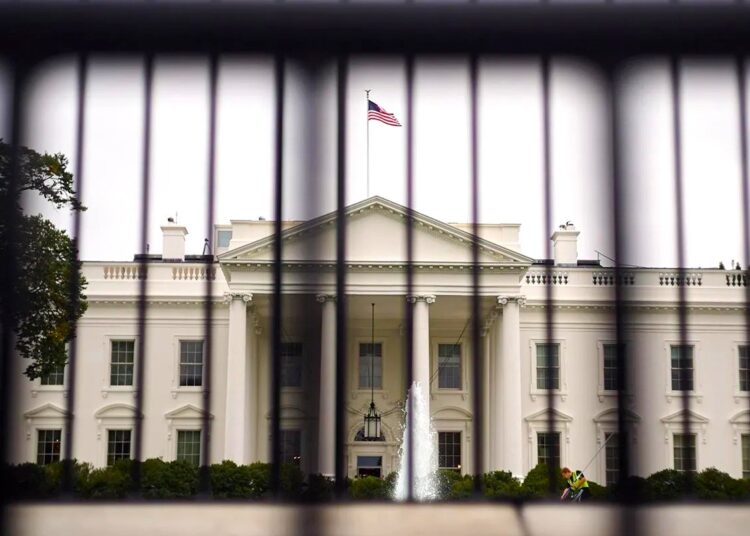 Σκληρά μέτρα ασφαλείας για την ορκωμοσία Τραμπ: Τι φοβάται ο Λευκός Οίκος;