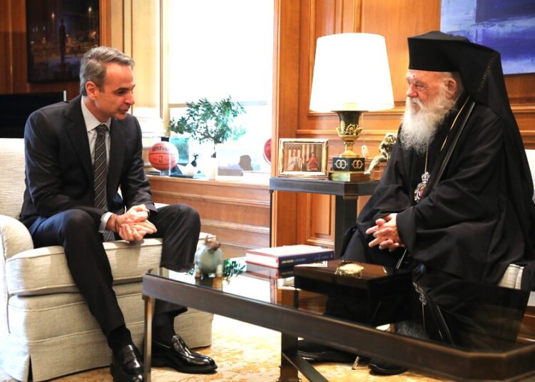 Συνάντηση στο Μαξίμου: Τι είπαν Μητσοτάκης και Ιερώνυμος