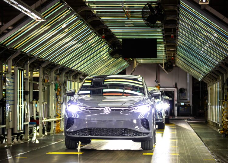 Ηλεκτρική ώθηση για τη Volkswagen: 383.000 EV παραδόσεις το 2024