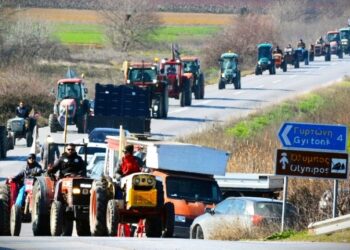 Ο ΥπΑΑΤ ακούει τους αγρότες και βάζει νέα μέτρα στο τραπέζι
