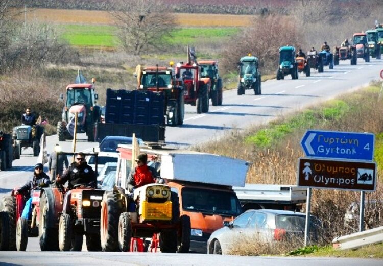 Ο ΥπΑΑΤ ακούει τους αγρότες και βάζει νέα μέτρα στο τραπέζι