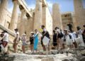 Ιστορικό ρεκόρ για τον Ελληνικό Τουρισμό: Τι δείχνουν 4 έρευνες για το 2025