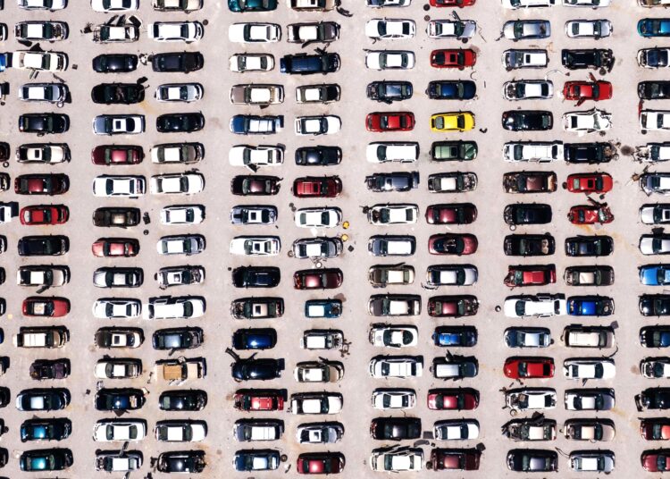 «Αυλαία» για diesel: Πώς οι πράσινοι κανονισμοί «φρενάρουν» την ευρωπαϊκή αυτοκινητοβιομηχανία