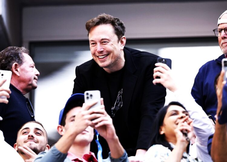 Από τη Γερμανία στη Βρετανία, ο Μασκ «πυροδοτεί» ξανά την ακροδεξιά ατζέντα