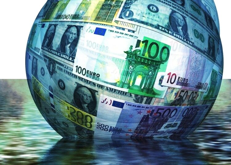 Πτώση ευρώ και ανοδικές πιέσεις στο δολάριο: Η αγορά συναλλάγματος σε αναταραχή