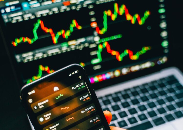 Forex Insights: Πού κατευθύνονται δολάριο, NASDAQ και χρυσός σύμφωνα με τους ειδικούς