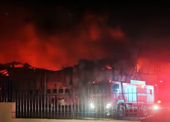 Υπό έλεγχο η φωτιά στο Κορωπί: Η ανακοίνωση της Καραμολέγκος