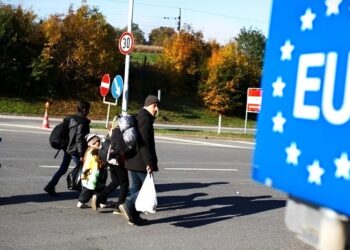 Frontex 2024: Ιστορική μείωση στις παράτυπες διελεύσεις μεταναστών στην ΕΕ