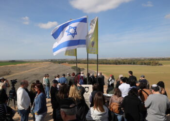 Γάζα: Εκεχειρία σε ισχύ – Τρεις όμηροι απελευθερώθηκαν, πανηγυρισμοί στους δρόμους (φωτό&video)