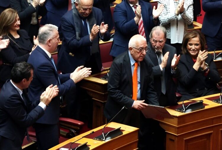 Ο Νικήτας Κακλαμάνης 14ος Πρόεδρος της Βουλής των Ελλήνων με 247 ψήφους