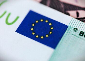 Αντίστροφη μέτρηση για τον νέο κατώτατο μισθό: Τι αλλάζει το 2025 – Τα σχέδια της κυβέρνησης