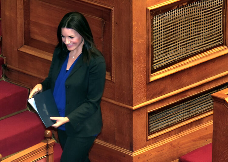 Στη Βουλή νόμος-πλαίσιο για βραχυχρόνιες μισθώσεις και πράσινη κατάταξη καταλυμάτων