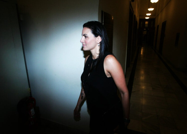 Το Airbnb διχάζει: Σκληρή μάχη στη Βουλή παρά… την «χρονιά-ορόσημο» του τουρισμού