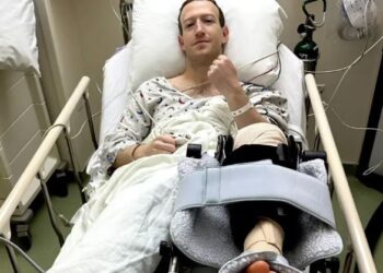 Ζούκερμπεργκ: Τερμάτισε το fact checking στο Facebook μετά τον τραυματισμό του στο γόνατο