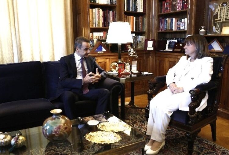 Μήνυμα ενότητας από την τελευταία συνάντηση Μητσοτάκη-Σακελλαροπούλου