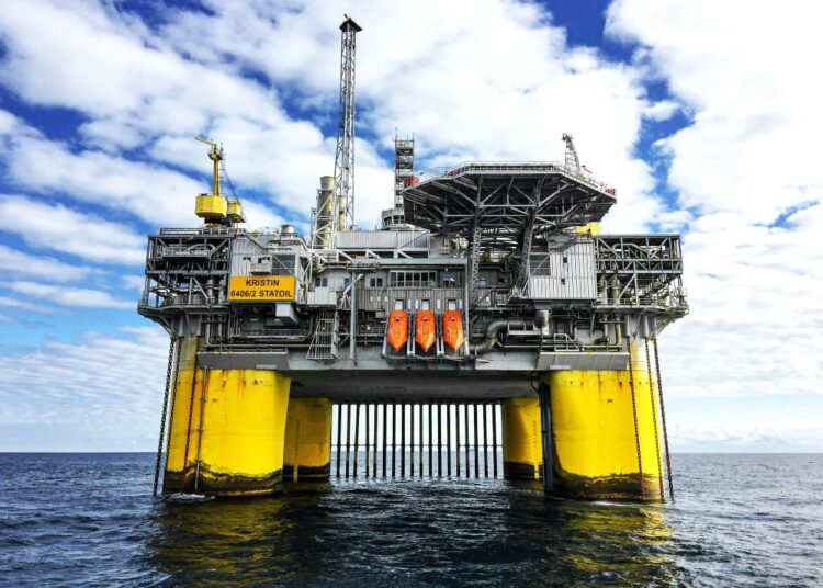 BP Oil: Πτώση κερδών και μεταστροφή στρατηγικής υπό πίεση