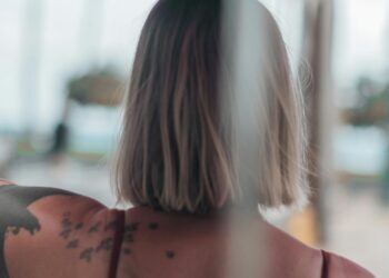 Πώς λέγεται στα ελληνικά «το τατουάζ»;