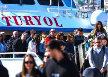 Η Visa Express «πύλη εισόδου» για 350.000 Τούρκους τουρίστες στο βόρειο Αιγαίο