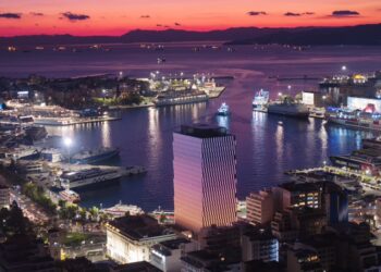 Πύργος Πειραιά: Κορυφαίες διακρίσεις για την αρχιτεκτονική και τον φωτισμό