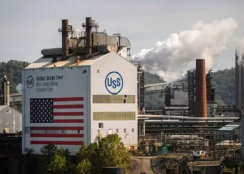 Ιαπωνία/ΗΠΑ: Σκληρή κόντρα για το deal στη χαλυβουργία που ακύρωσε ο Μπάιντεν