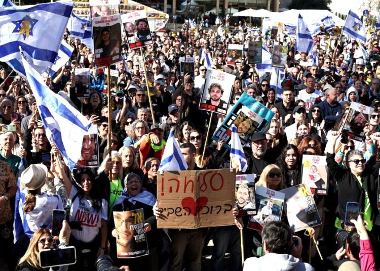 Απελευθέρωση τριών Ισραηλινών ομήρων: Εκεχειρία σε τεντωμένο σχοινί