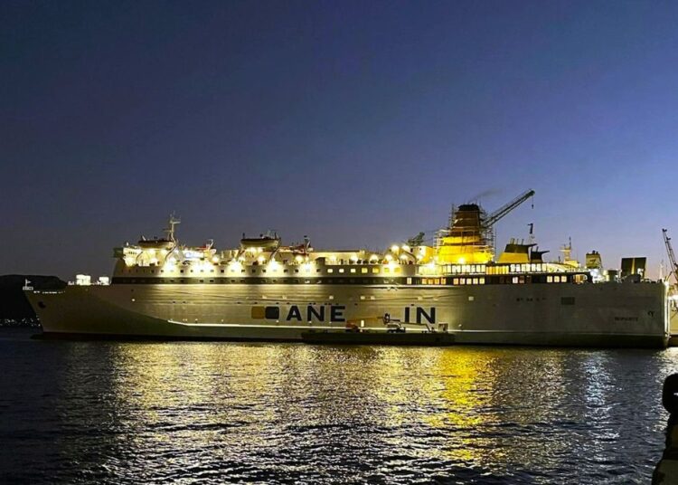 Attica Group: Έκτακτο νυχτερινό δρομολόγιο από Σαντορίνη στον Πειραιά