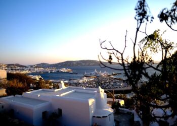 Μάχη κατά της αυθαίρετης δόμησης στη Μύκονο: Βαρύτατα πρόστιμα και κατεδαφίσεις