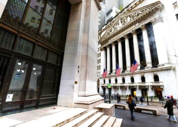 Αρνητικό το κλίμα στη Wall Street: Πτώση για Dow, S&P 500 και Nasdaq