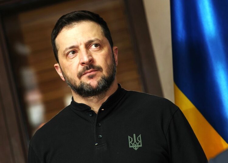 Ζελένσκι κατά ΗΠΑ: «Ο Τραμπ ζει σε φούσκα ρωσικής παραπληροφόρησης»