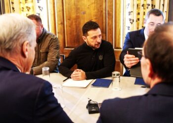 Ο Ζελένσκι επικρίνει τη Δύση: «Οι ΗΠΑ κάνουν παραχωρήσεις, η Ευρώπη είναι αδύναμη»