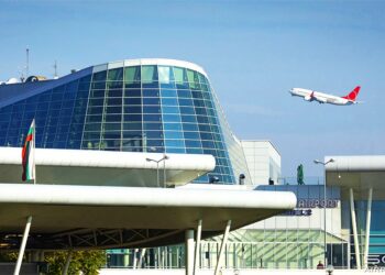 Βιώσιμα καύσιμα με μείγμα SAF στο αεροδρόμιο Σόφιας