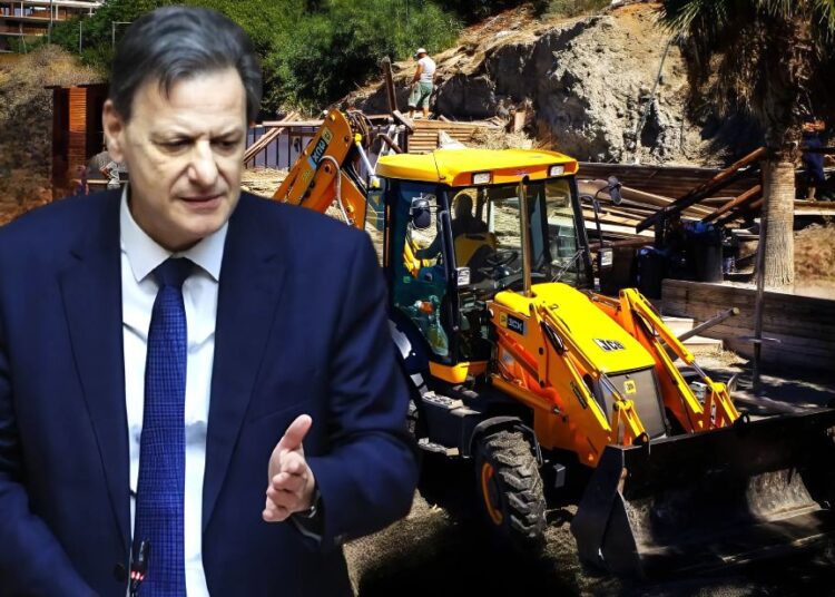Σκυλακάκης: «Όποιοι χτίζουν αυθαίρετα, θα δουν τα κτίριά τους να κατεδαφίζονται»