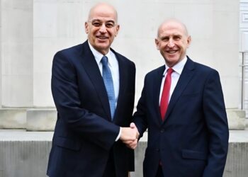 Αν. Μεσόγειος, Μέση Ανατολή και NATO: Τι συζήτησε ο Δένδιας στη Βρετανία