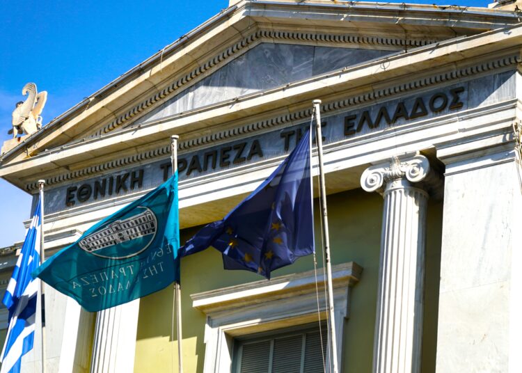 Επενδυτικός «πυρετός» στην ενέργεια: Η Εθνική Τράπεζα οδηγεί την κούρσα με 3 δισ. ευρώ στις ΑΠΕ