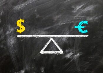 Το ευρώ ενισχύεται αλλά «στενεύει ο δρόμος» προς την ισοτιμία 1:1 με το δολάριο