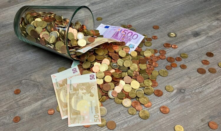 Έξυπνες κρυψώνες για χρήματα και πολύτιμα αντικείμενα στο σπίτι