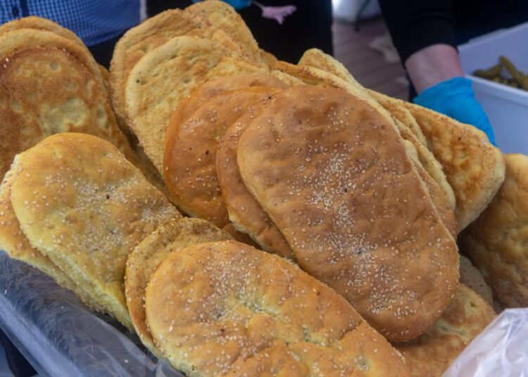 Καθαρά Δευτέρα 2025: Η τιμή της λαγάνας